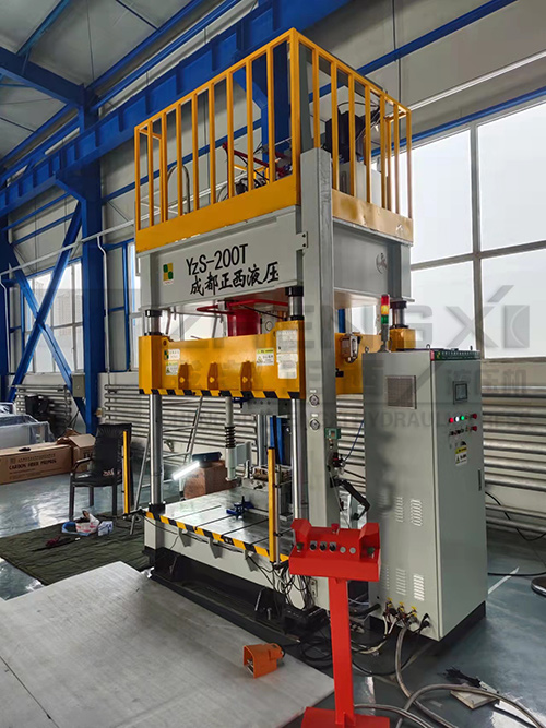 200噸液壓機準備發(fā)到客戶現場